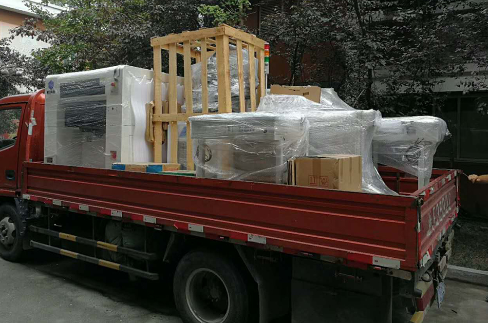 天長客戶SMT設備專車送貨，貨到上門安裝調(diào)試